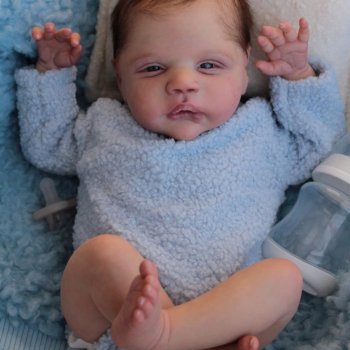 Alessandro Awake скульптора Cassie Ann Love, автор прототипа  Irene Menegollo