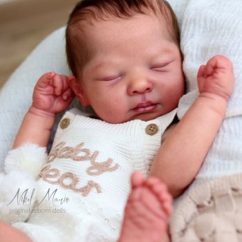 Lennox от Cassie Ann Love в исполнении Nikol Maris