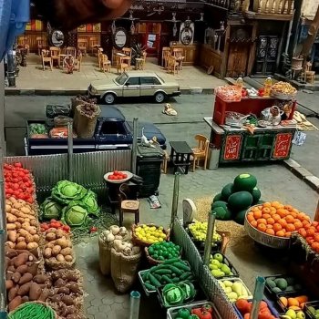 Улочка с базаром, мастер Лазарус Бадр