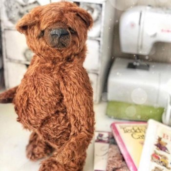 Мишка Сникерс от Евгении Закерьиной с выкройкой