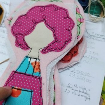 Уют на книжной полке: текстильные закладки-малышки