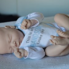 Chase от скульптора Bonnie Brown