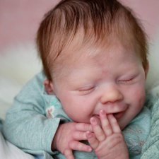 April скульптора Joanna Kazmierczak, автор прототипа Jacqueline Kramer