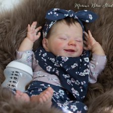 April скульптора Joanna Kazmierczak, автор прототипа Marina Blue Studio