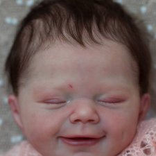 April скульптора Joanna Kazmierczak, автор прототипа Silvia Ezquerra