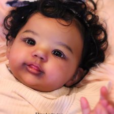 Abigail Smilingскульптора Laura Tuzio Ross, автор прототипа Lena Smith