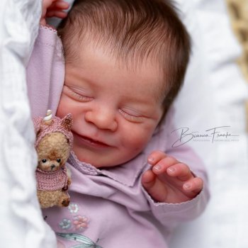 Violeta скульптора Priscila Lopez, автор прототипа Bianca Franke