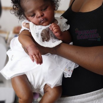 Little Bear скульптора Beatriz Clemente, автор прототипа Cleopatra Erysthee