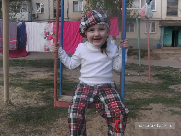 вот дочурке на весну брючки и беретик