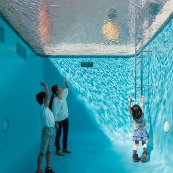 Бассейн от Леандро Эрлих