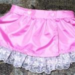 Юбку смастерила, дочку нарядила.