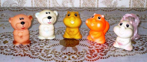 Игрушки выстроились в ряд, чтоб порадовать девчат (фото 8)