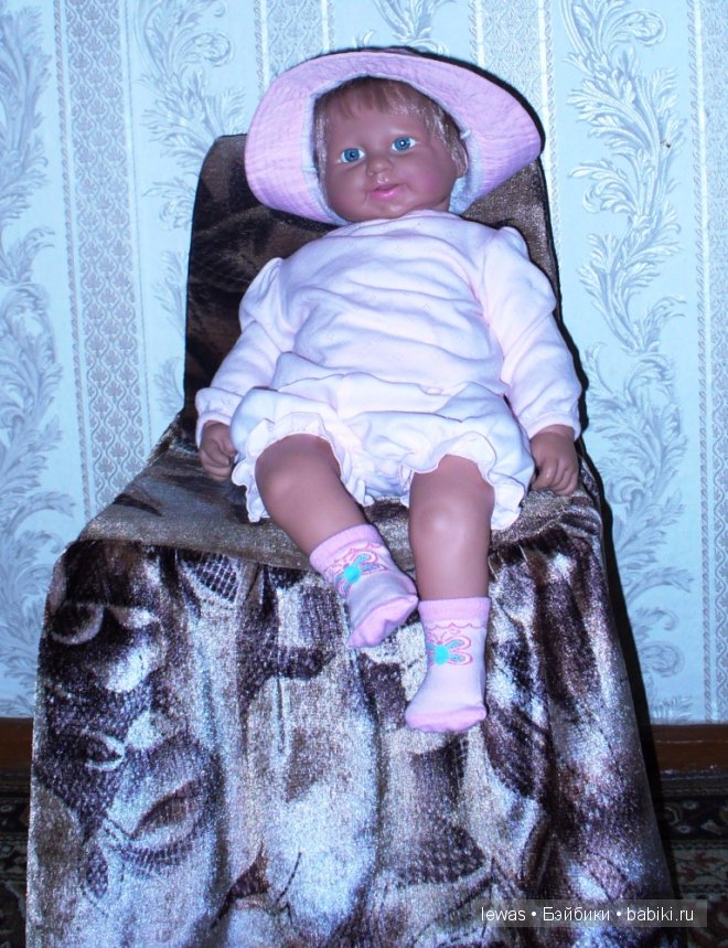 Мы без дела не сидим, сарафанчик к лету мастерим