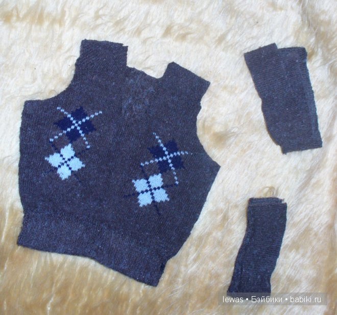 Мы носочки разрезаем, и жилетку получаем (фото 2)