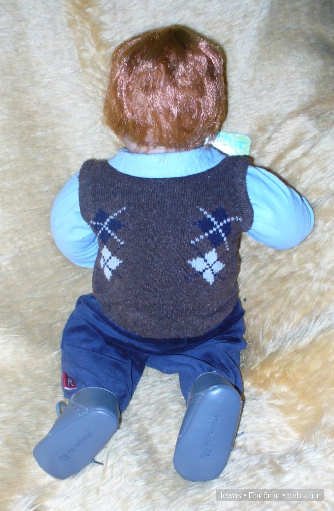 Мы носочки разрезаем, и жилетку получаем (фото 7)