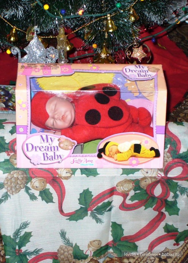 Прилегли спасть возле елки божьи коровки | Бэйбики Прилегли спасть возле елки божьи коровки