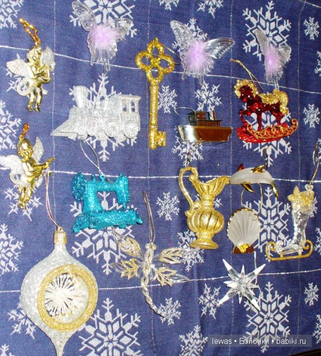 Праздники давно закончились, а разобрать елку все некогда (фото 2)