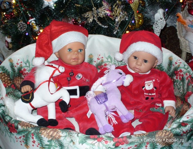 Праздники давно закончились, а разобрать елку все некогда (фото 9)