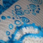 Если прохладно. Вязаная одежда для кукол-малышей.