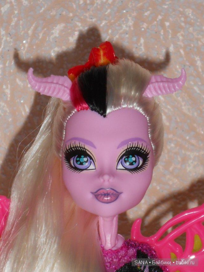 Bonita Femur - новинка Monster High (фото 3)
