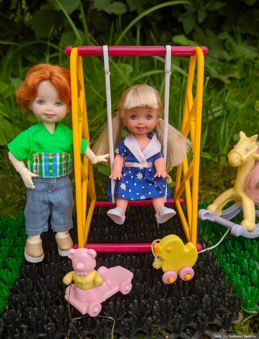 Томми «Шотландия» (слева) на теле «Super White». (Фото Елены Стародубцевой, использовано с разрешения автора).