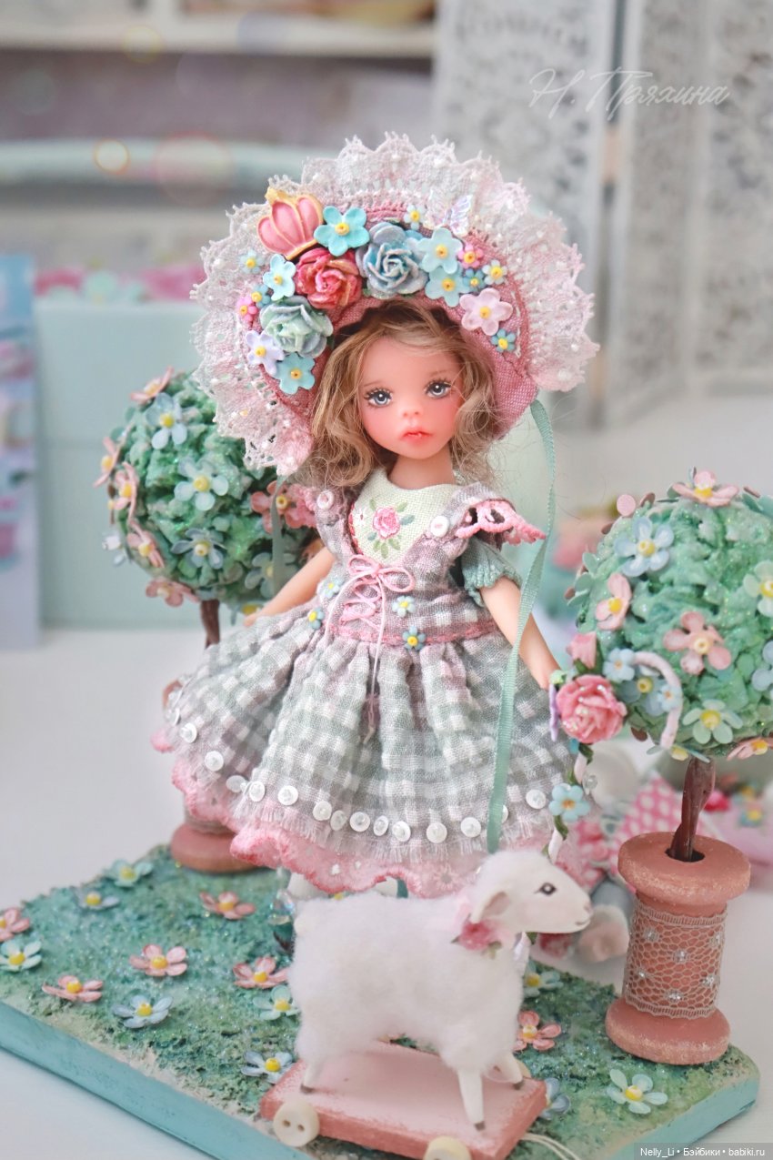 Ариэтти - крошка с ладошки с большим набором одежды