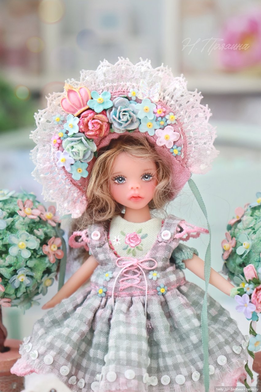 Ариэтти - крошка с ладошки с большим набором одежды