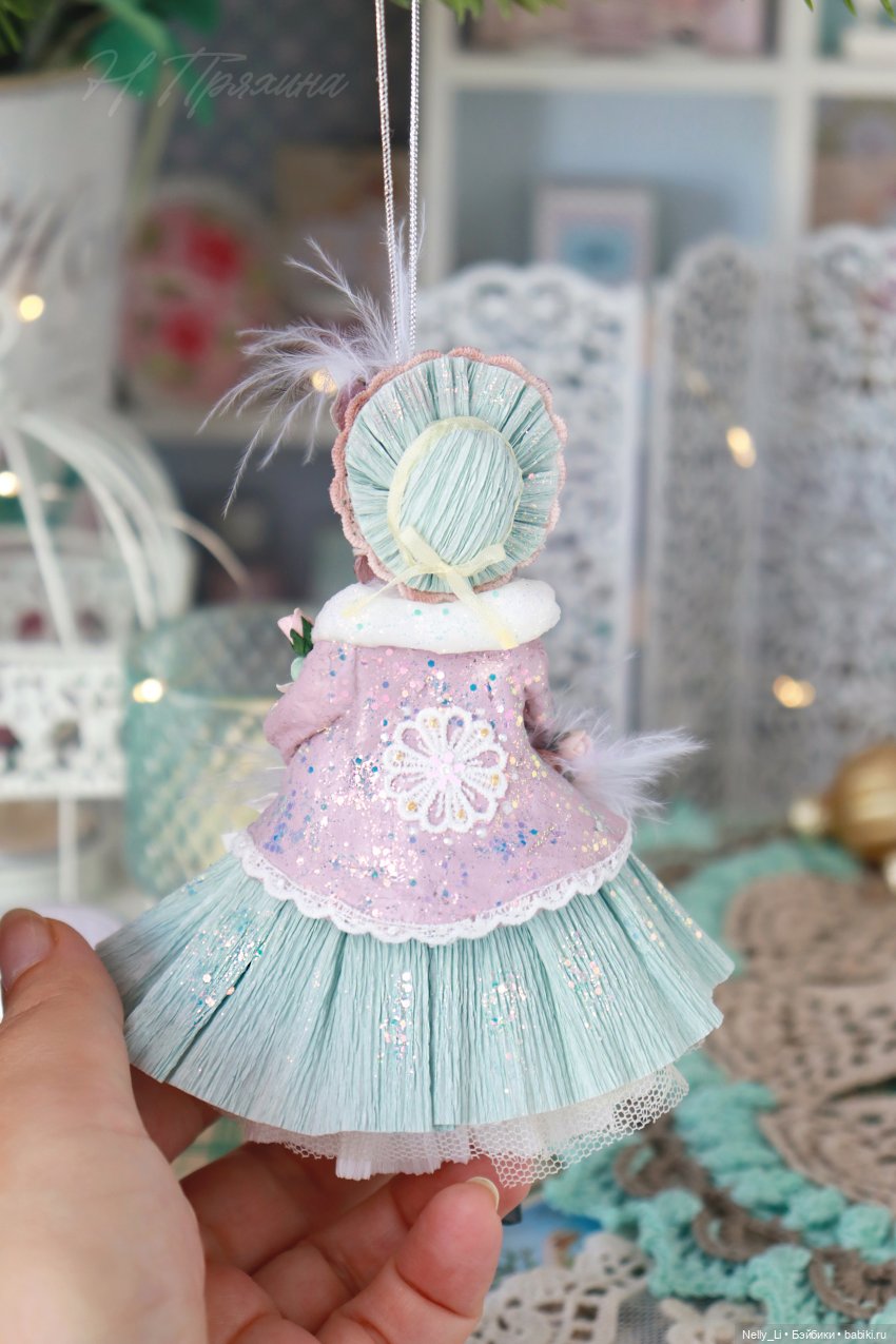 Ещё одна милая картонажная кукла Фанни в ретро стиле