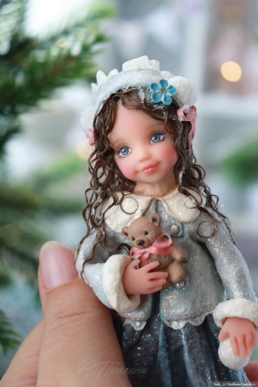 Первый снег или новая куколка из ваты