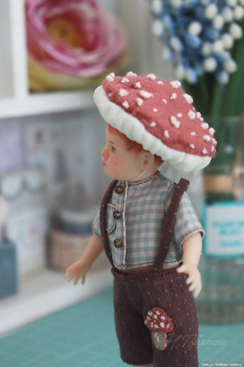 Малыш "мухоморчик" или новая история маленькой куклы (фото 9)