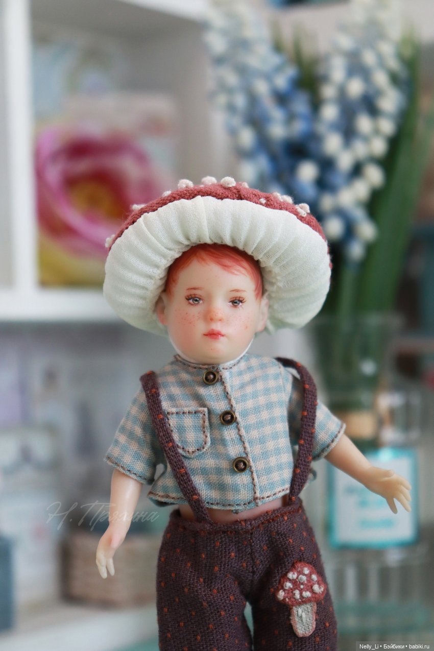 Малыш "мухоморчик" или новая история маленькой куклы (фото 6)