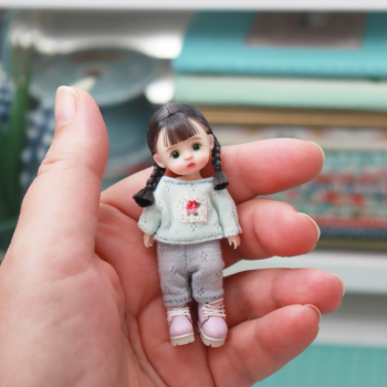 Маленькие "фасолинки" от Dаnhuangaprildolls. Приехала моя крошка на ладошке