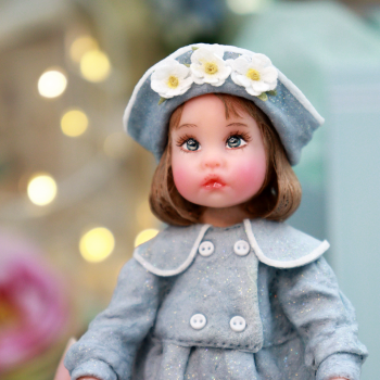 Девочка в голубом или новая ватная игрушка