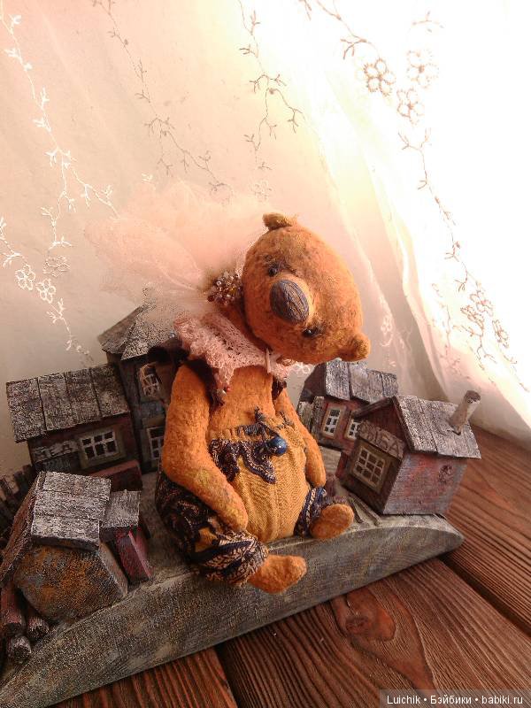 Очень ждём мальчика, такого голубоглазого, с чёлочкой, ушки торчат. Володькой кличут