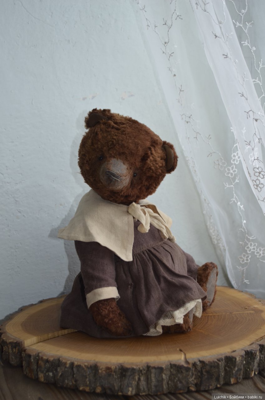 Очень ждём мальчика, такого голубоглазого, с чёлочкой, ушки торчат. Володькой кличут