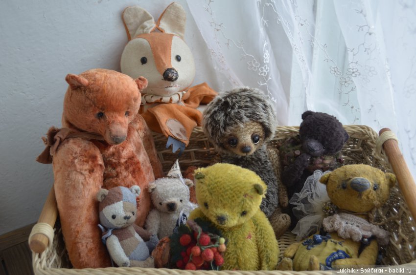 Очень ждём мальчика, такого голубоглазого, с чёлочкой, ушки торчат. Володькой кличут