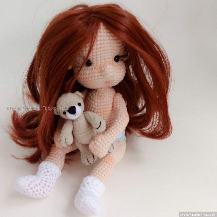 куколка в носочках