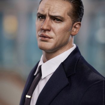 Blitzway - статуя Реджи Крэя