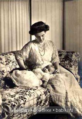 Мария с маленьким сыном в Швеции