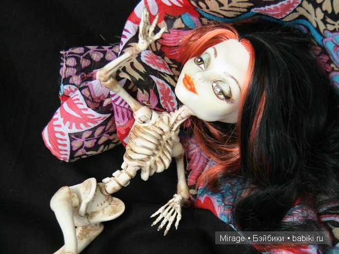 Поиграем в монстриков, или мой первый опыт росписи куклы Monster High