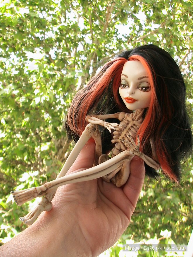 Поиграем в монстриков, или мой первый опыт росписи куклы Monster High