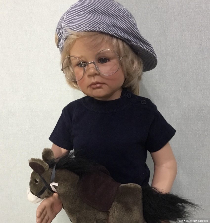 Сидим дома — Куклы Monika Levenig и Monika Peter