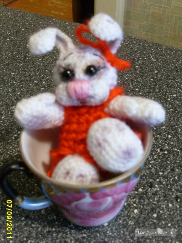 Зайчишка - игрушка вязанная крючком (фото 2)
