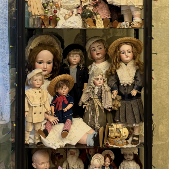 После елки 2. Антикварные девочки.