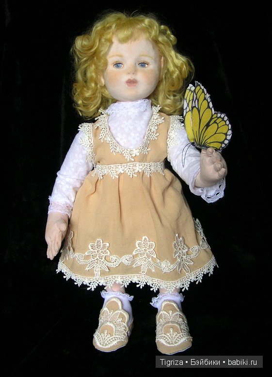 Мягкая, теплая, текстильная. Авторская кукла из ткани Марины Непокрытых (фото 4)