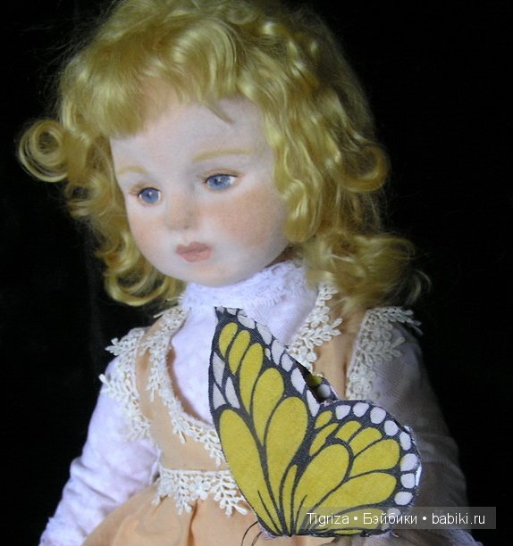 Мягкая, теплая, текстильная. Авторская кукла из ткани Марины Непокрытых (фото 9)
