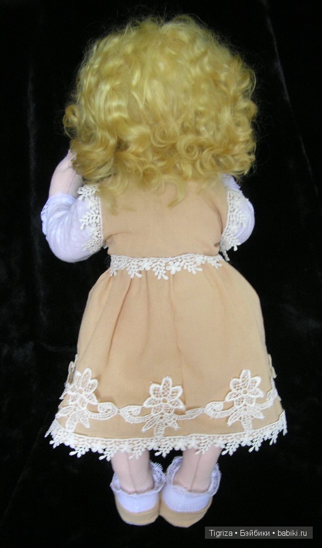 Мягкая, теплая, текстильная. Авторская кукла из ткани Марины Непокрытых