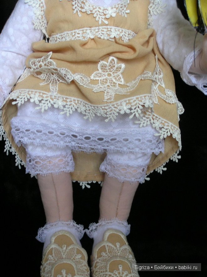 Мягкая, теплая, текстильная. Авторская кукла из ткани Марины Непокрытых