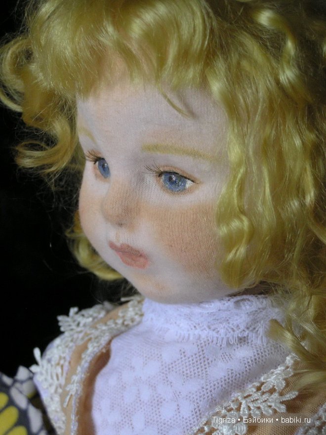 Мягкая, теплая, текстильная. Авторская кукла из ткани Марины Непокрытых (фото 10)