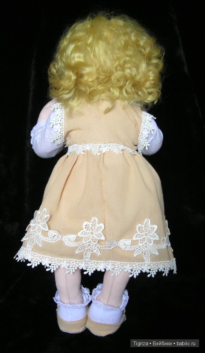 Мягкая, теплая, текстильная. Авторская кукла из ткани Марины Непокрытых